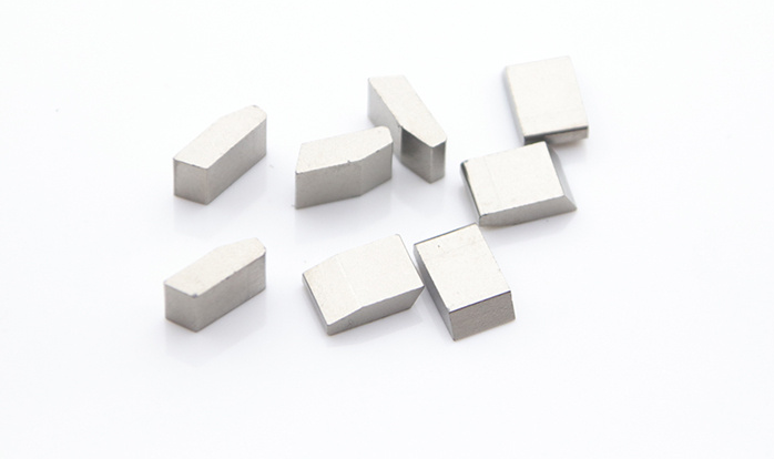 Cemented Tungsten Carbide Saw tips / TCT Circular saw tips blade teeth